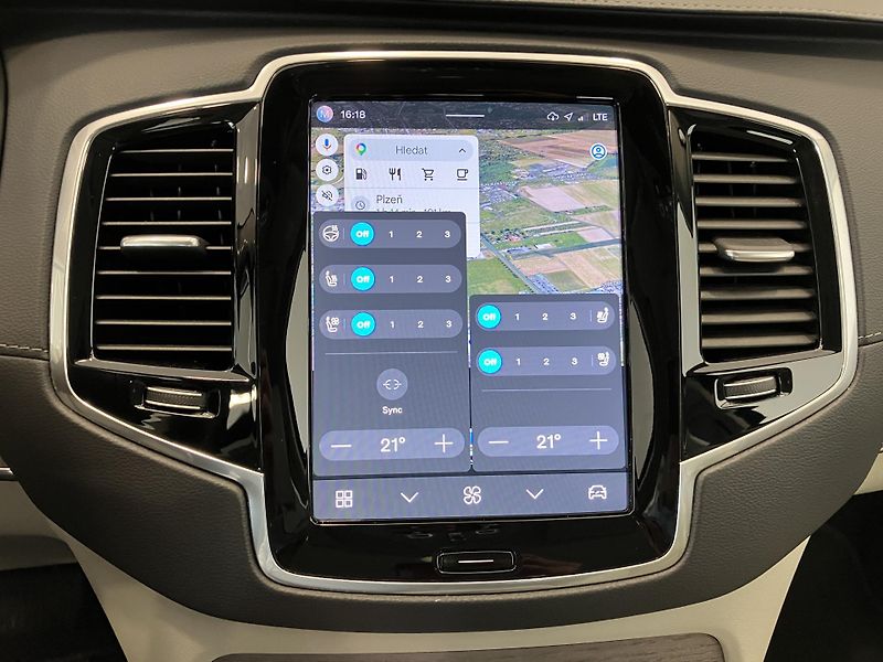 Volvo XC90 B5 AWD Ice Line Plus Dark AT8 - fotka 33 z 50