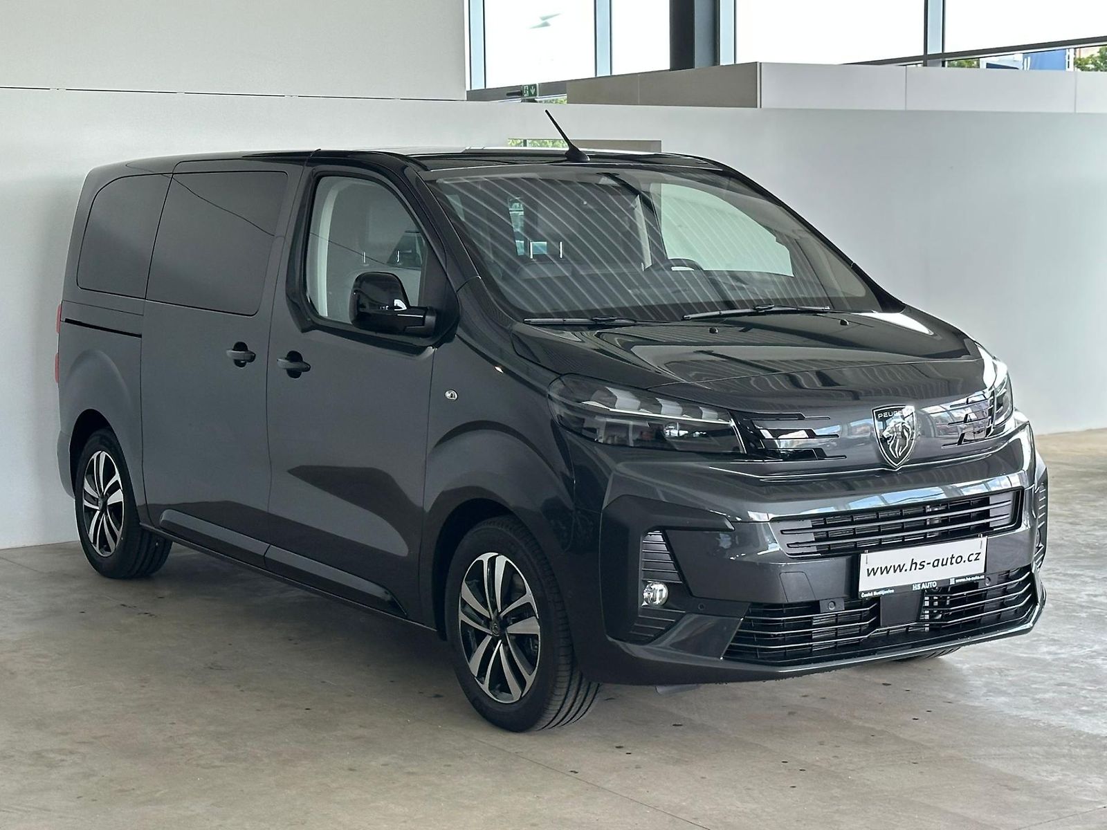Peugeot Traveller Allure L2 2.2 BlueHDi 180 EAT8
