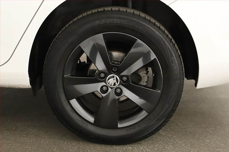 Škoda Fabia (2018) 1.0 TSI, Park. senzory - fotka 12 z 12