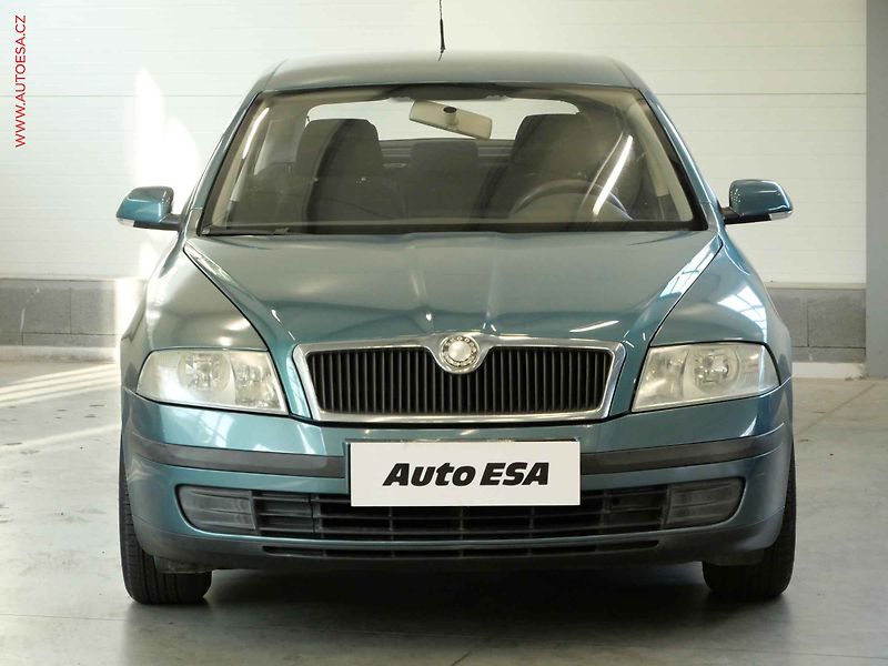 Škoda Octavia (2005) 1.6FSi, ČR, AC, STK4/28 - fotka 2 z 17