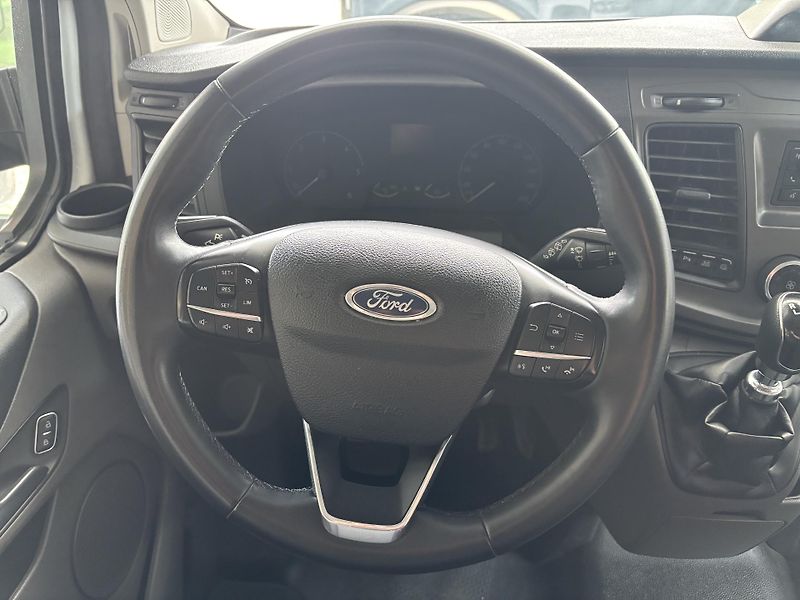 Ford Transit Custom Trend 320 L2 2.0 EB 130k KV - fotka 12 z 15