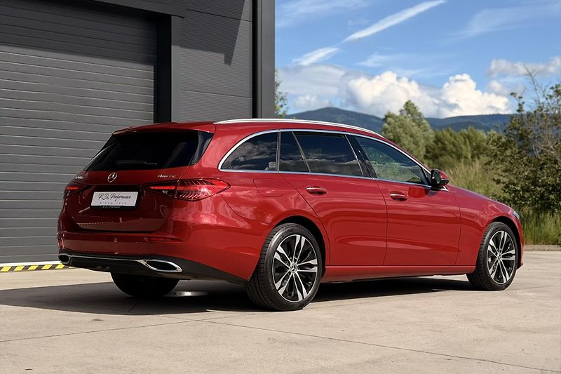 Mercedes-Benz Třídy C (2024) C 300 de 4Matic EQ - fotka 16 z 100