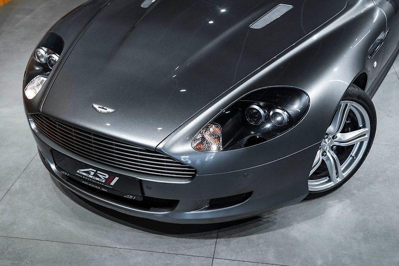 Aston Martin DB9 - fotka 4 z 19