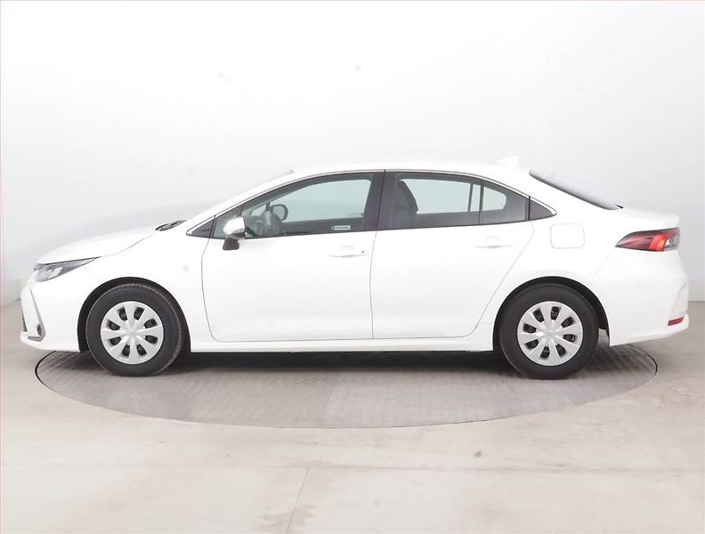 Toyota Corolla (2023) Active 1.8 Hybrid - fotka 3 z 16