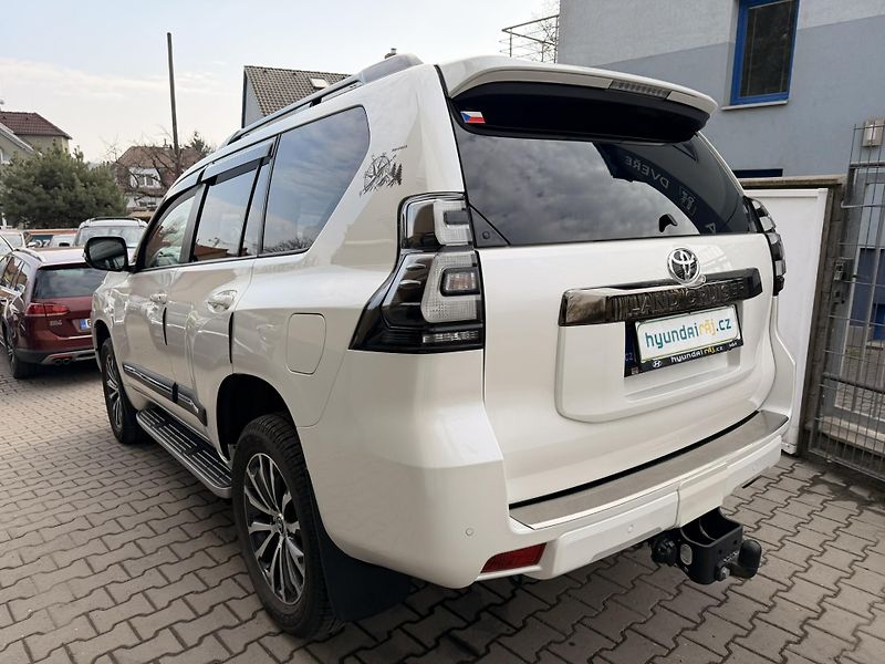 Toyota Land Cruiser 2.8-MAX.VÝBAVA-TAŽNÉ 3t-DPH - fotka 10 z 31