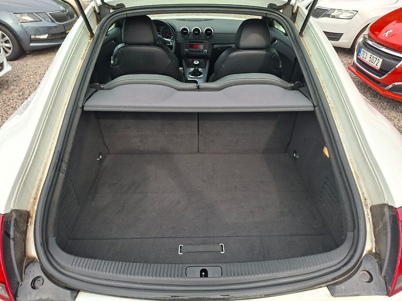 Audi TT (2009) 1.8TFSI 118kW MAN S-LINE - fotka 28 z 31