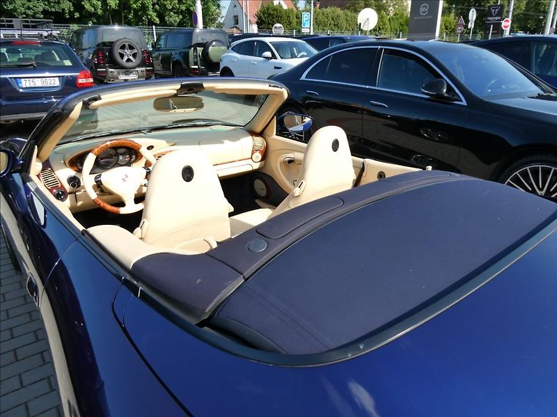Porsche 911 3,6 Carrera 4 Cabrio,4x4,Autom - fotka 18 z 29