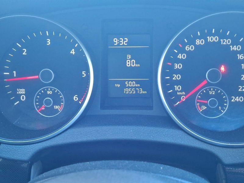Volkswagen Golf (2009) 2.0TDI 103kW 4MOT -TAŽ.ZAŘ. - fotka 15 z 44