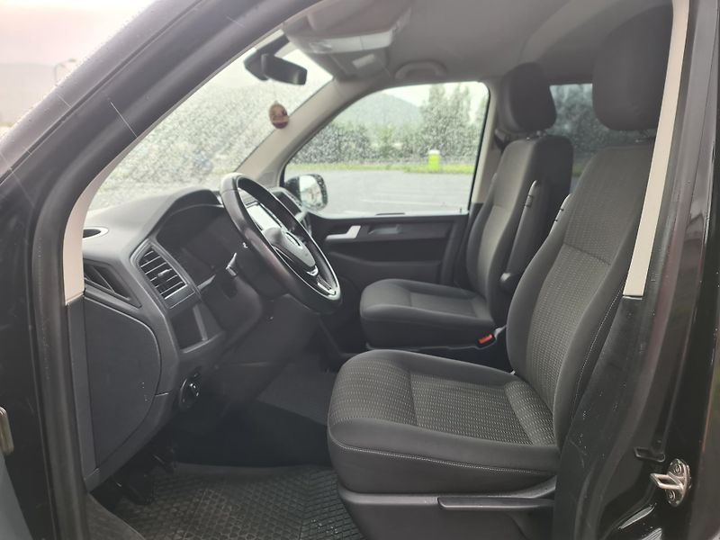 Volkswagen Caravelle (2016) T6 2.0 TDi 110-KW KLIM OLOMOUC - fotka 35 z 87