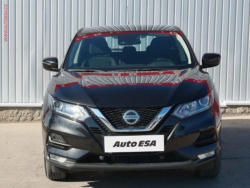 Nissan Qashqai (2021) 1.3 DiG-T, 2.maj,ČR, Acenta - fotka 2 z 24