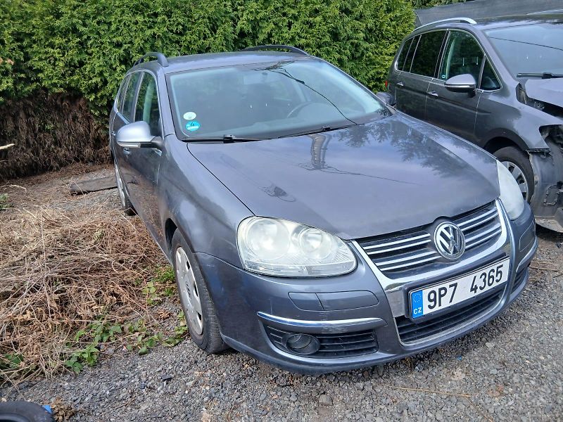 Volkswagen Golf 1.4TSI, točí, ale nechytne - fotka 4 z 16