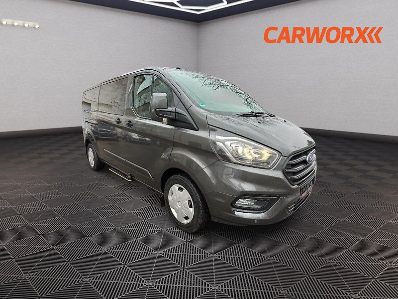Ford Transit Custom (2019) 2.0Tdci 125kw 9-míst - fotka 1 z 21