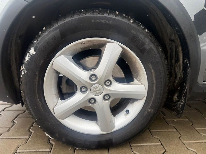 Suzuki SX4 1,6 4x2 - fotka 11 z 11
