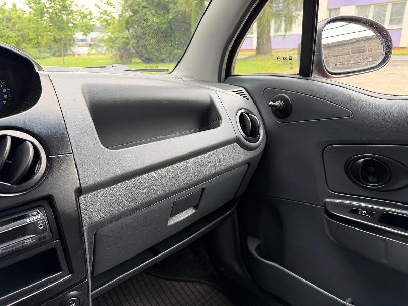 Chevrolet Spark 0,8i / klima / - fotka 18 z 19