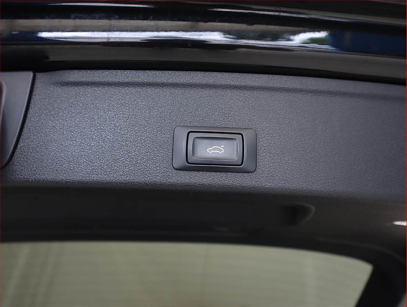 Audi A4 (2016) 2.0 TDI, Navi, Bi-Xenony - fotka 18 z 21