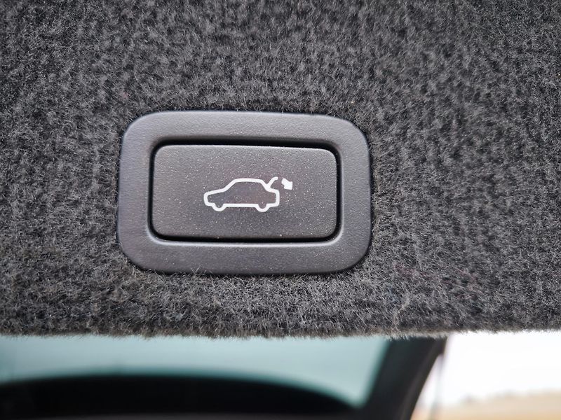Volvo XC60 2,4 D 129kW 1 MAJITELKA - fotka 38 z 41