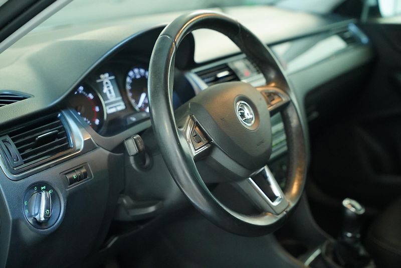 Škoda Rapid - fotka 15 z 26