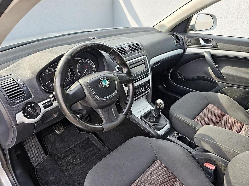 Škoda Octavia 1.2 TSI 77kW SPORT EDITION - fotka 11 z 32