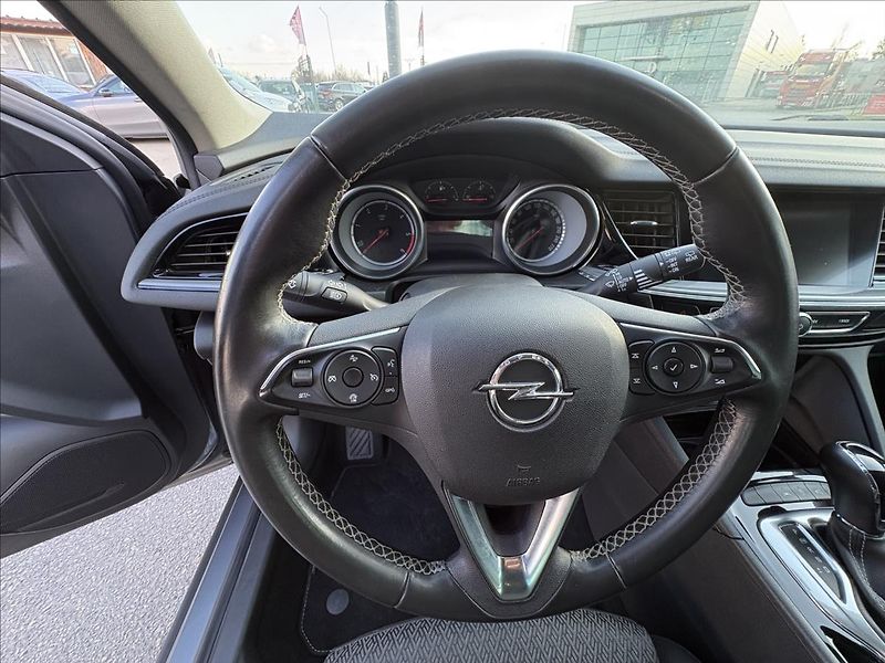 Opel Insignia 1,6 CDTi 100kW,Led,Navi,Kamera - fotka 6 z 39