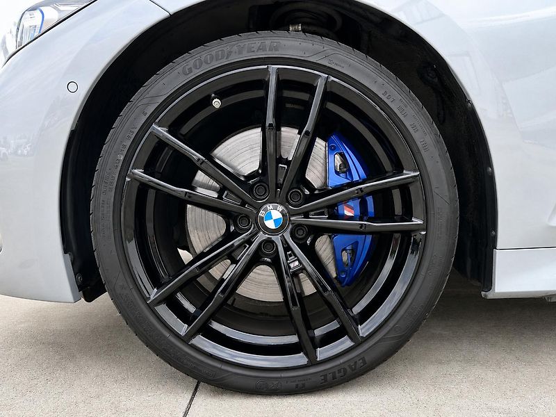 BMW Řada 3 320d xDrive M-Sport Touring - fotka 33 z 33