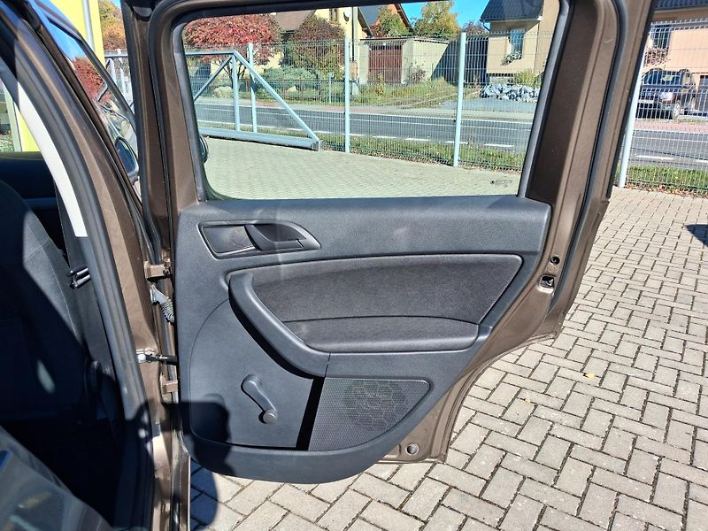 Škoda Yeti (2014) 1,2TSi DSG NAVI BEZ KOROZE! - fotka 18 z 38
