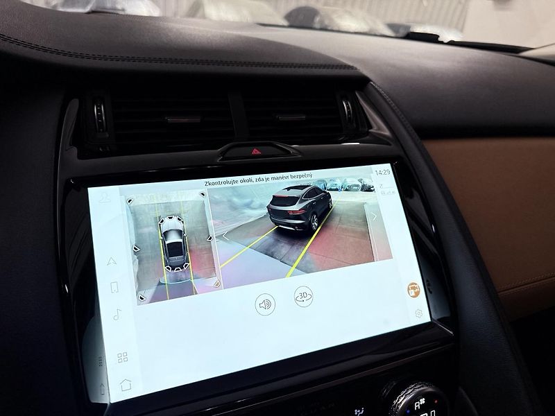Jaguar E-Pace (2021) 2.0D,4WD,FACELIFT,ZÁRUKA - fotka 52 z 56