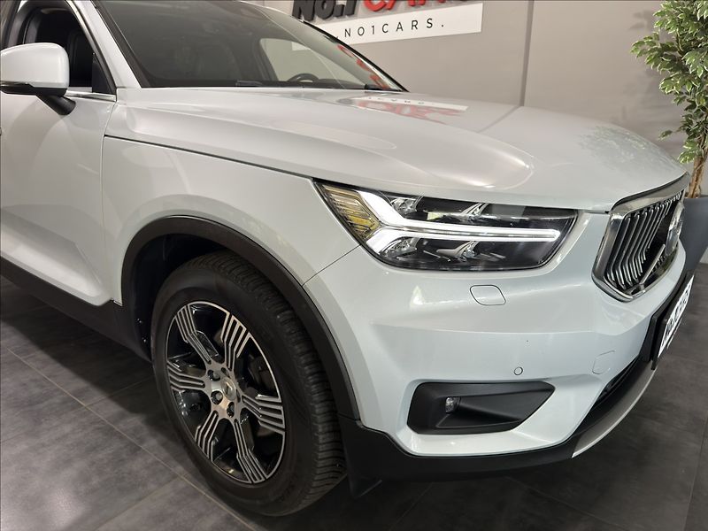 Volvo XC40 2,0   D4 INSCRIPTION ZÁRUKA 28 - fotka 40 z 46