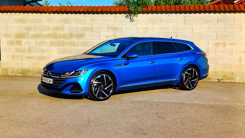 Volkswagen Arteon Shooting Brake R-LINE 2.0TSI 206kW TAŽNÝ ČR - fotka 1 z 11