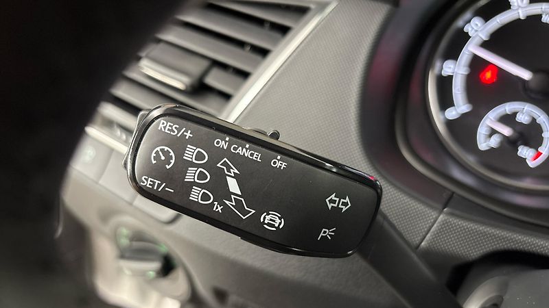 Škoda Fabia 1.0 TSI Ambition Combi - fotka 14 z 23
