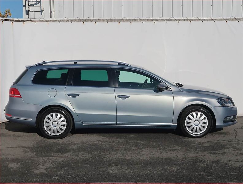 Volkswagen Passat (2013) Comfortline 2.0 TDI, Navi - fotka 6 z 20
