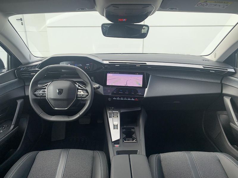 Peugeot 308 SW e-ALLURE PACK PHEV 1.6 AT8 - fotka 2 z 31