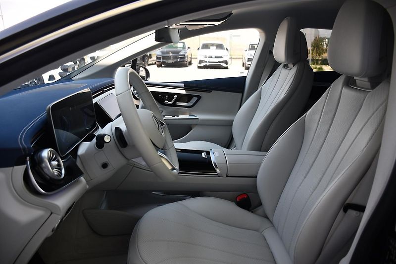Mercedes-Benz EQE 350 4MATIC 4L-ZÁRUKA  - fotka 10 z 58