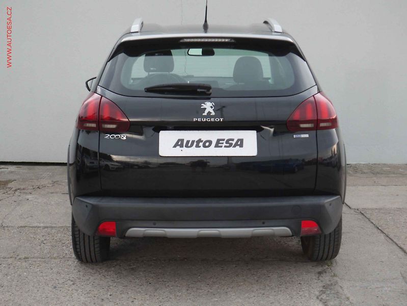 Peugeot 2008 (2016) 1.2 PT, AT, autoAC - fotka 5 z 19