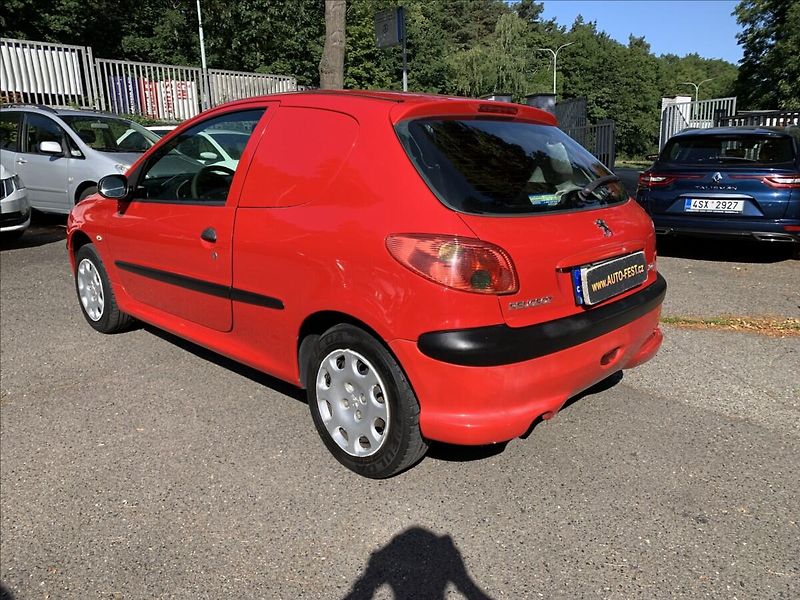 Peugeot 206 1,1 i,ČR - fotka 6 z 16