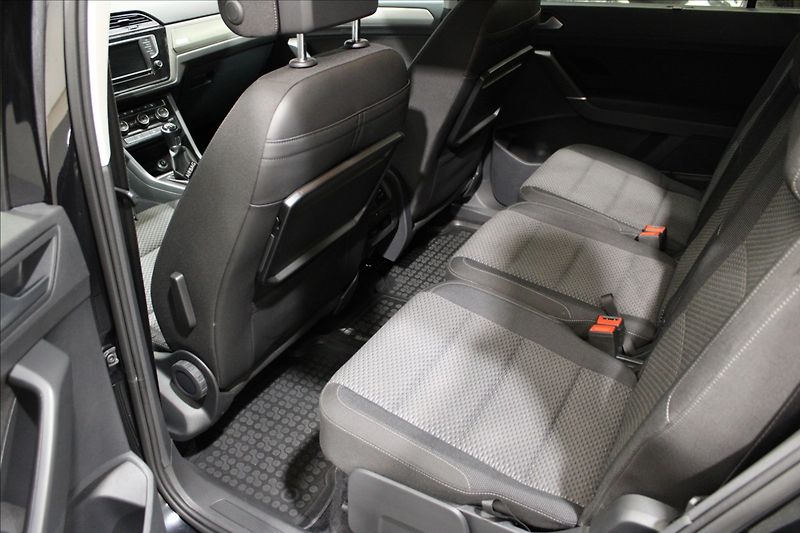 Volkswagen Touran 1,4 TSI Comfortline 7-míst - fotka 14 z 32