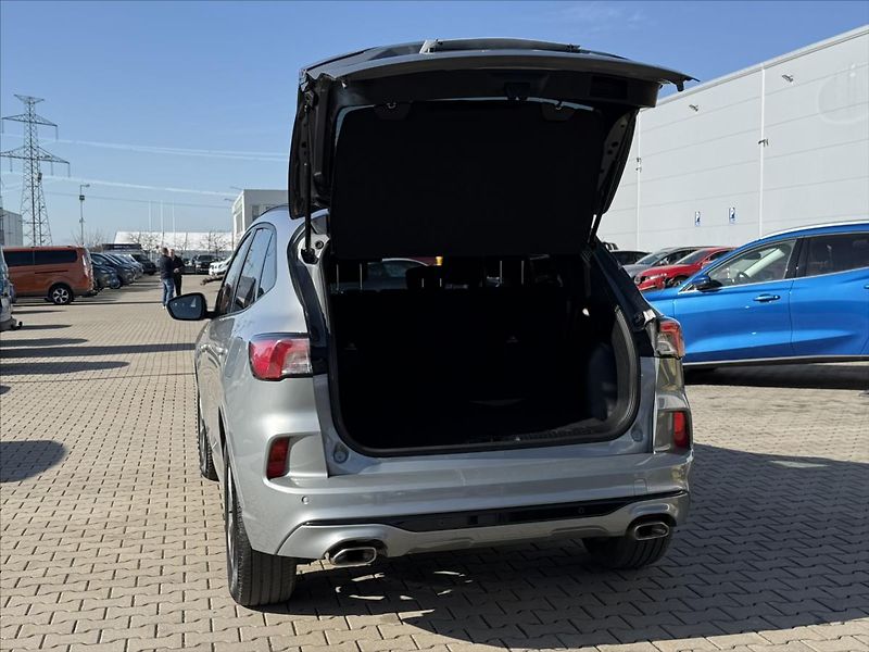 Ford Kuga 2,5 HEV 140kW ST-Line - fotka 11 z 25