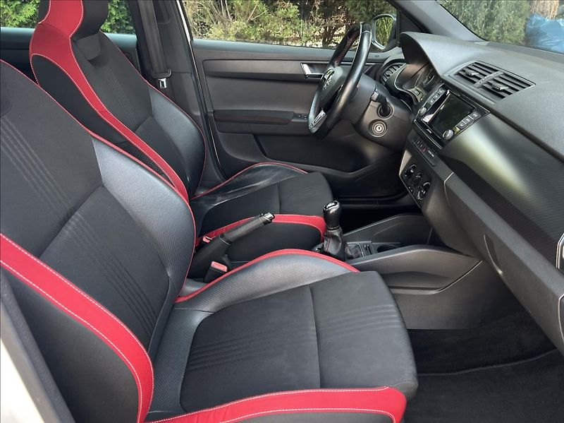Škoda Fabia 1,0 MPi MONTE CARLO BC LED AC - fotka 19 z 35