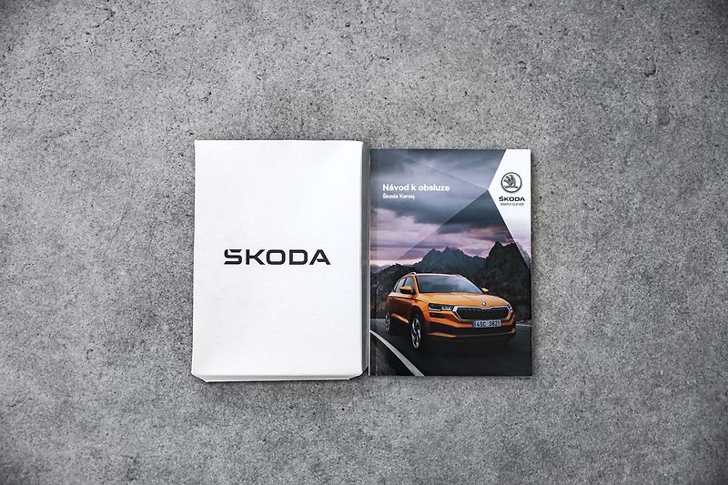 Škoda Karoq 1,5TSI SPORTLINE DSG 13.700Km - fotka 22 z 23
