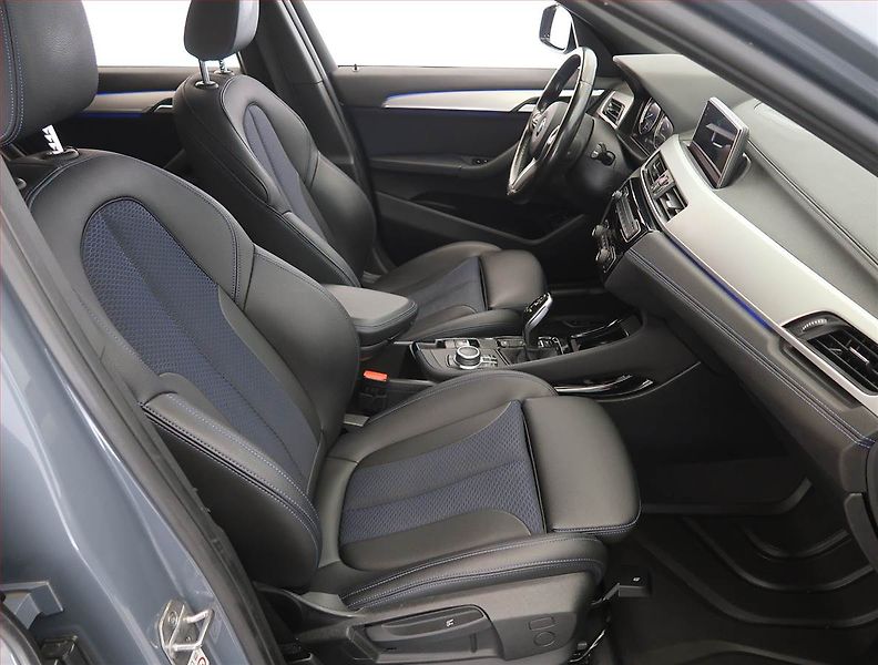 BMW X1 (2021) M Sport xDrive18d - fotka 9 z 23