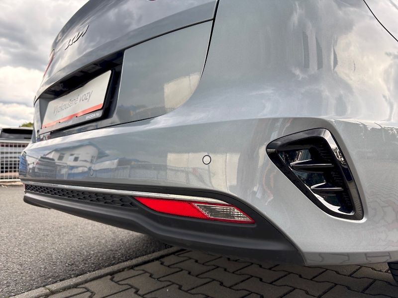 Kia Ceed (2025) 1.5 T-GDi TOP 7DCT - fotka 17 z 29