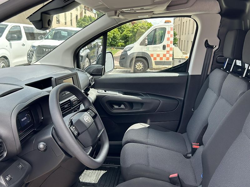 Toyota ProAce City (2025) L2 ACTIVE SMART FULL ELECTRIC - fotka 5 z 12