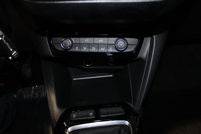 Opel Corsa (2025) Edition 1.2 TURBO 74kW, MT6 - fotka 13 z 17