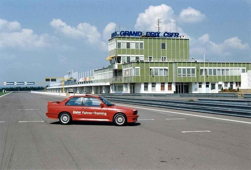 Dobové fotografie z historie značky BMW v Československu