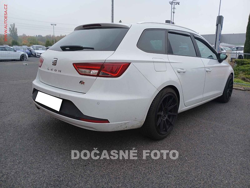 Seat Leon (2014) 2.0TDi, navi, panorama - fotka 2 z 3