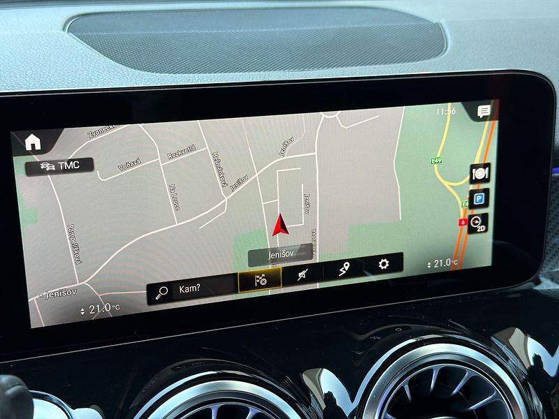 Mercedes-Benz GLB 35 AMG 4MATIC - fotka 39 z 40
