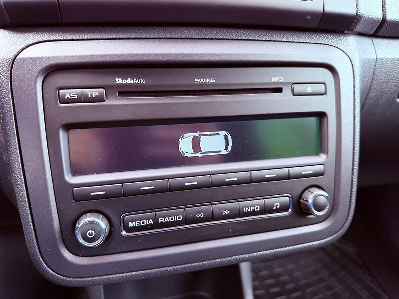 Škoda Fabia 1.2 TSi Elegance, ČR, Serviska - fotka 18 z 24