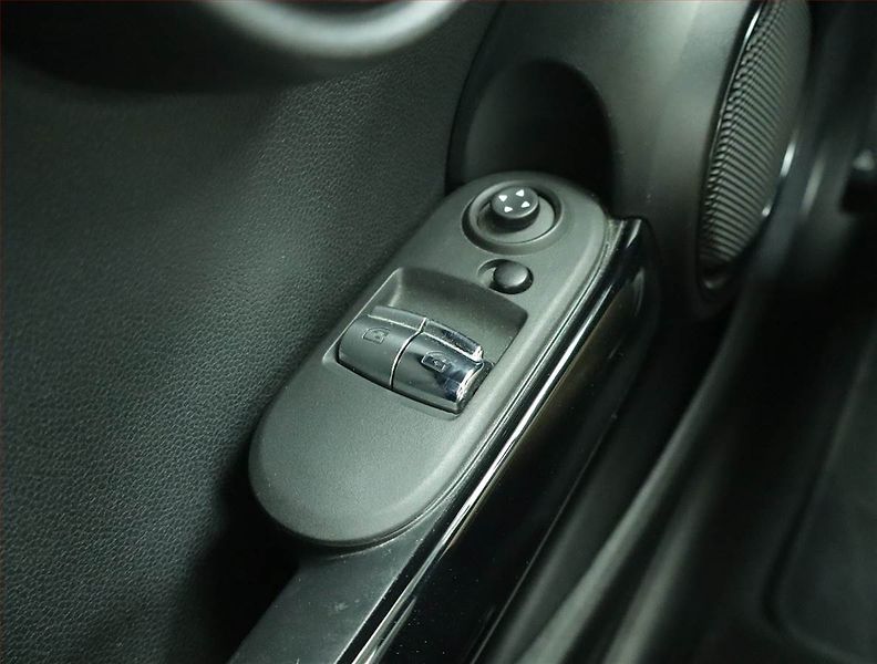 Mini Ostatní (2022) Cooper SE 32 kWh, SoH 96% - fotka 14 z 17