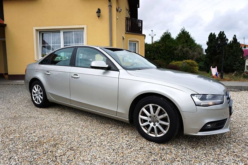 Audi A4 (2012) 2,0 TDI 105 kW - fotka 2 z 32
