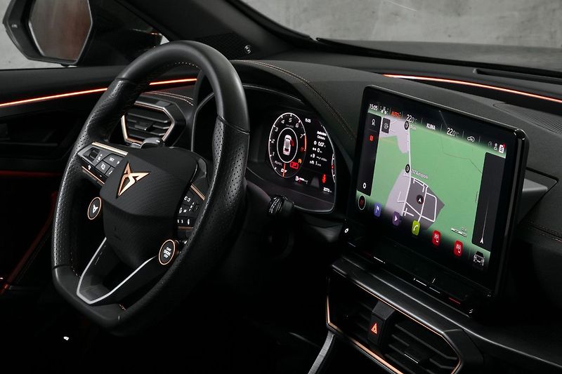 Cupra Formentor VZ5 2.5TSI 287kW Sabelt Beats - fotka 19 z 37
