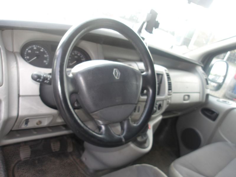Renault Trafic 2,0DCi 8 MÍST SERVISOVANÉ !!! - fotka 16 z 30